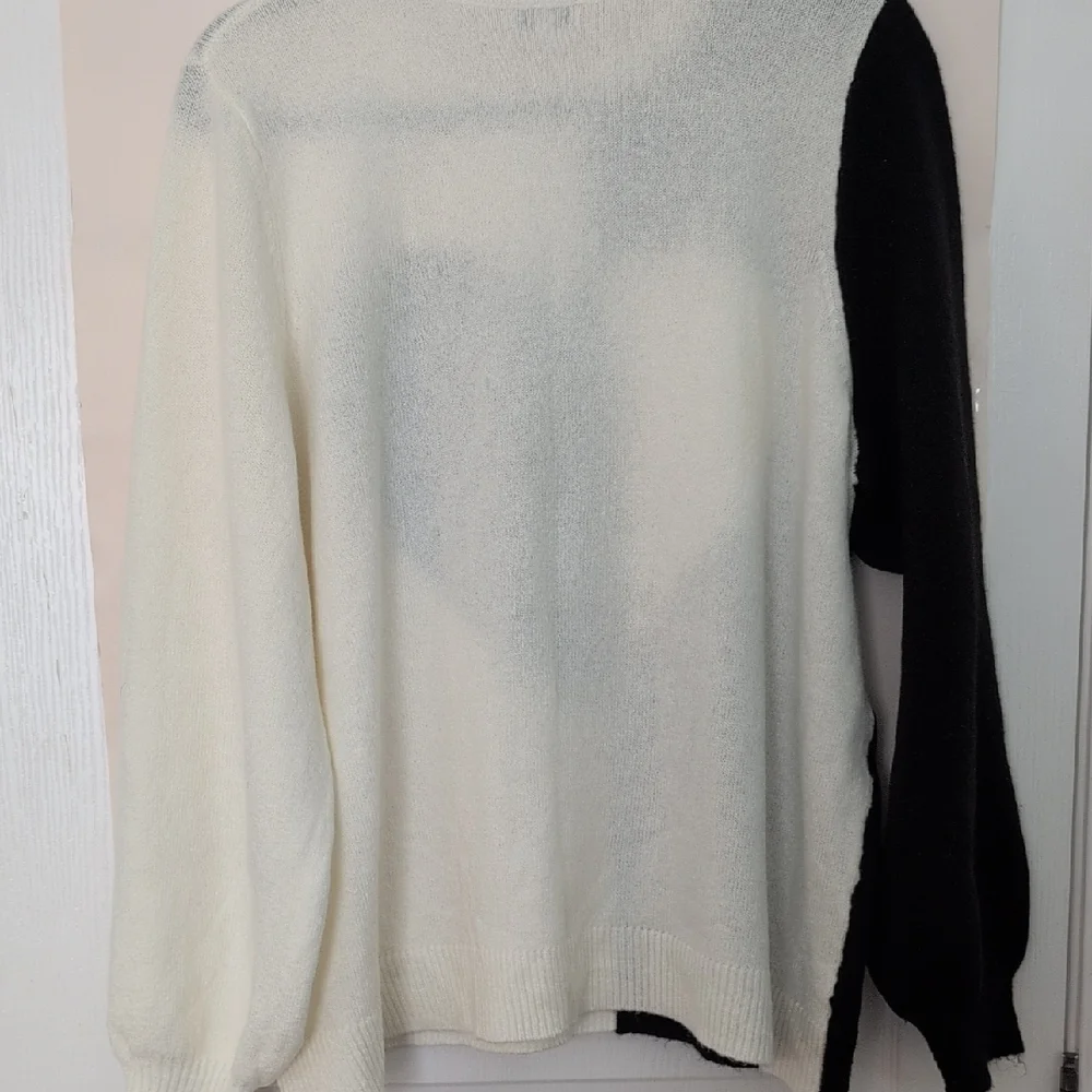 Reitmans Black and Cream Heart Sweater Size 2x - Picture 7 of 8